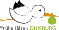 Cartoon-Storch mit orangefarbenem Schnabel, der ein grünes Bündel trägt, daneben der Text „Frühe Hilfen DUISBURG“ – perfekt, um Willkommensbesuche für neue Familien zu bewerben.